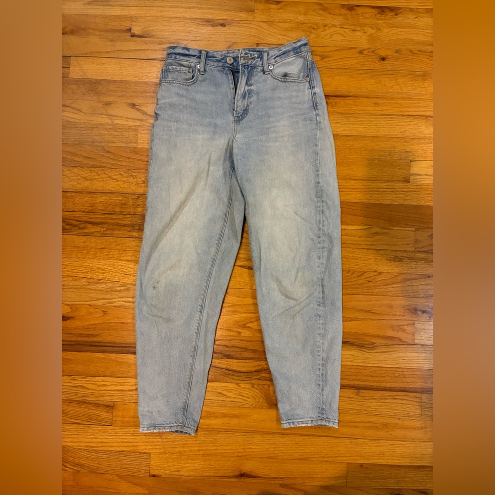 American Eagle Light Wash Mom Jeans